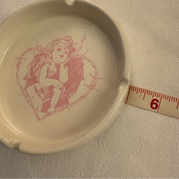 2/$20 NWOT URBAN OUTFITTERS Charlie Printed Ashtray - Picture 7 of 9